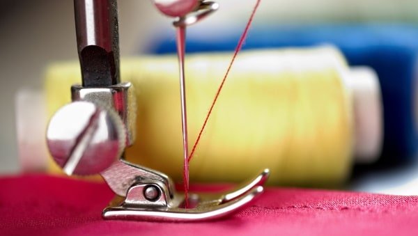 Приспособления для промышленных швейных машин (ВИДЕО)